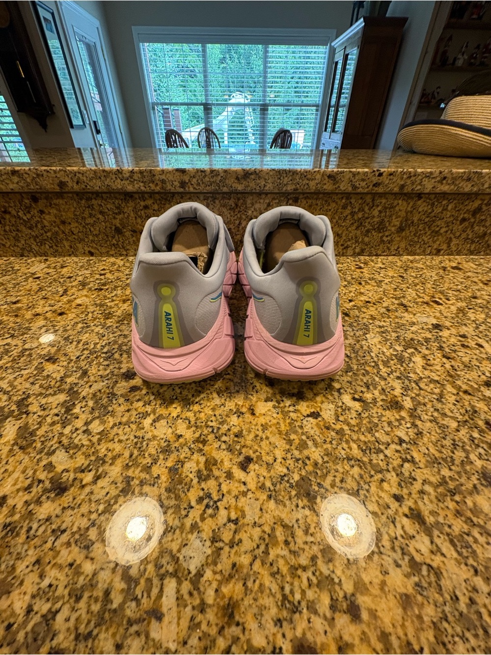 HOKA Arahi 7 Women’s Running Shoes Gull Pink Twilight Size 11 B Sneakers Grey - Picture 8 of 11